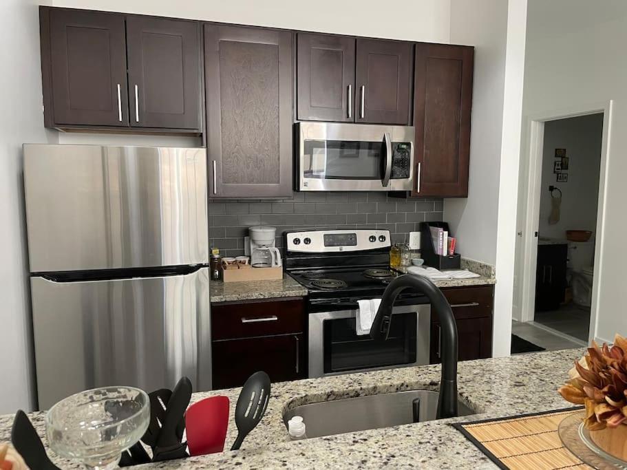Апартаменти Cozy, High Rise, Large Studio Facing Downtown . Балтимор Екстер'єр фото